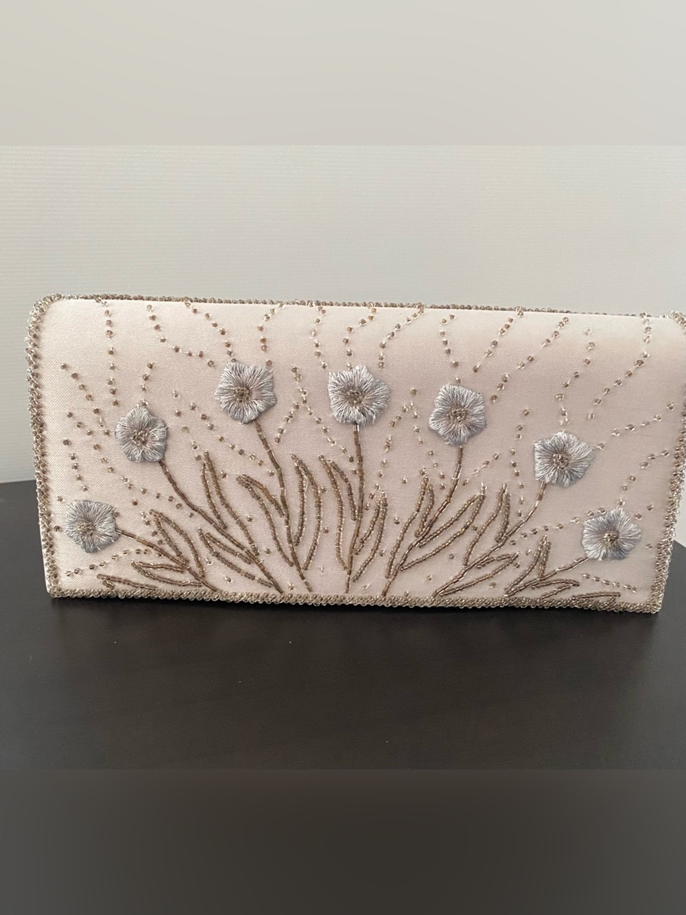 Yik Fung Elegant Embroidered Floral Clutch - Silver